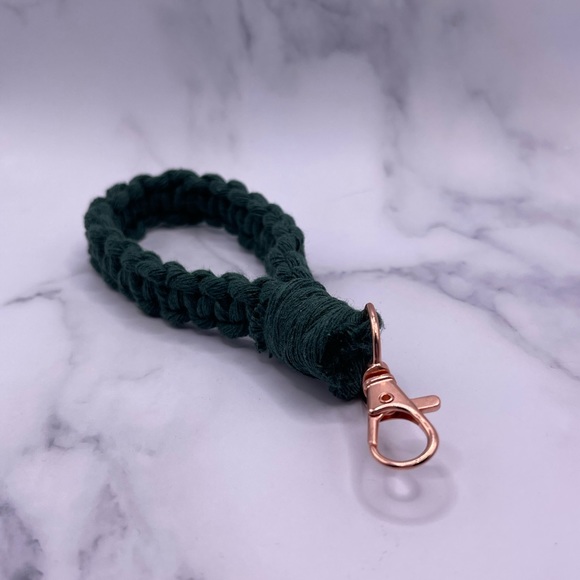 Macrame Keychain - Picture 4 of 6